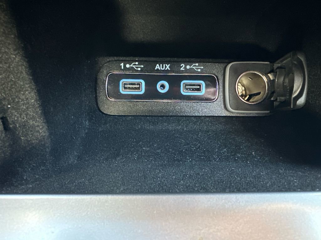 Used 2021 Jeep Grand Cherokee Laredo image 16