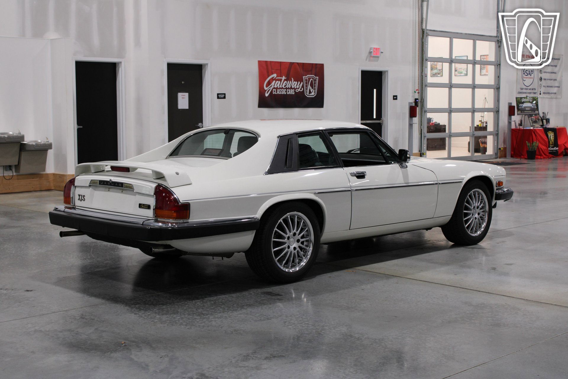 Used 1991 Jaguar XJS V12 Coupe RWD image 16