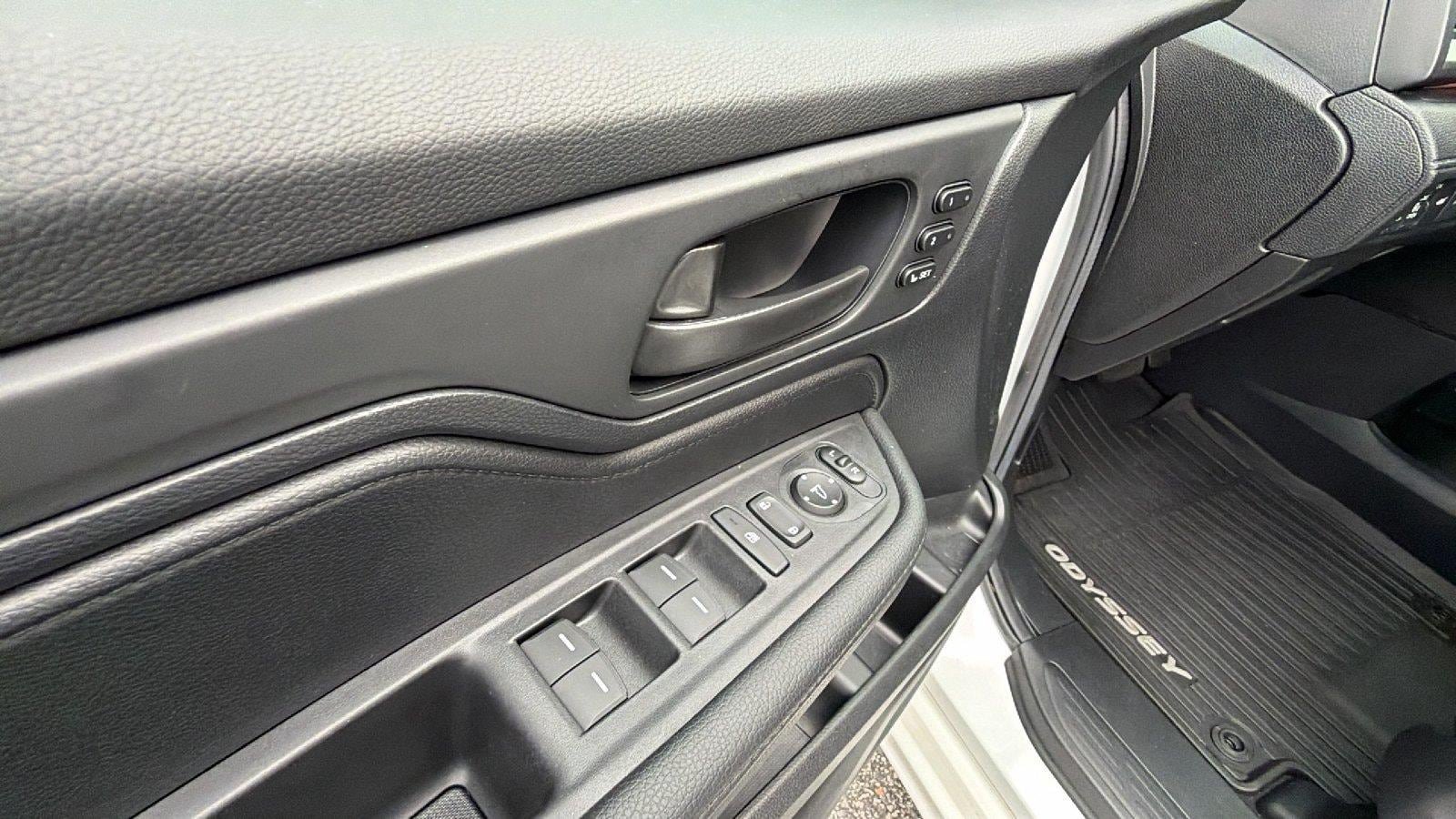 Used 2025 Honda Odyssey Sport-L image 16