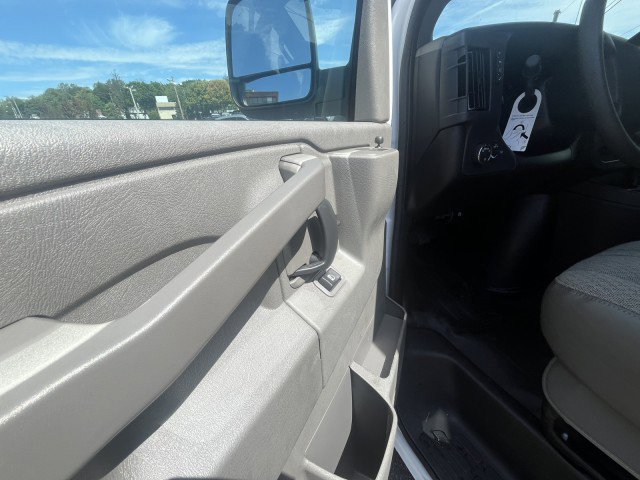 New 2024 Chevrolet Express 3500 image 15