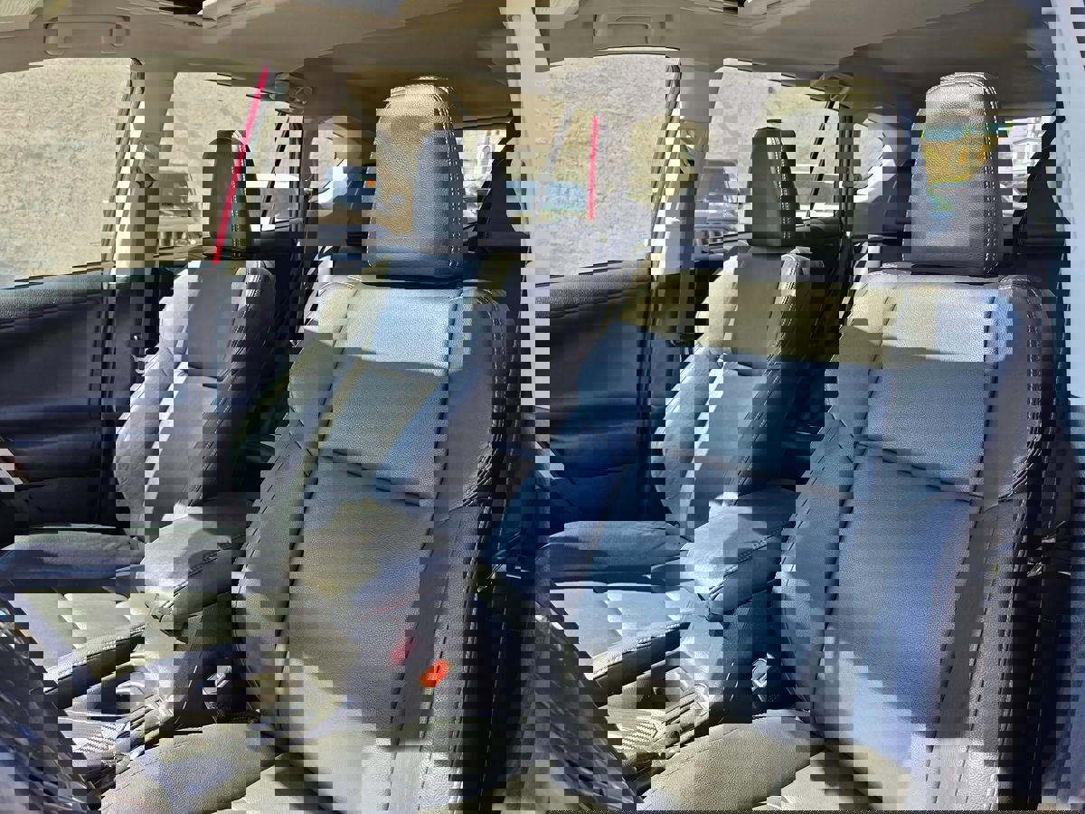 Used 2015 Toyota RAV4 Limited image 19