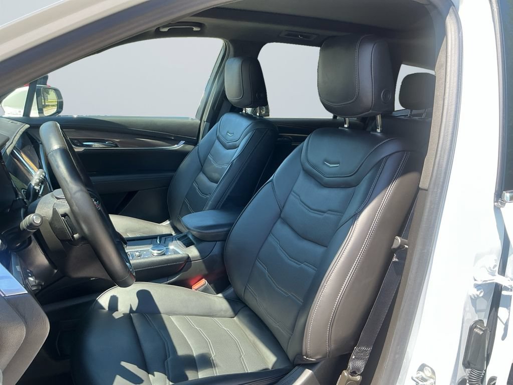Used 2025 Cadillac XT6 Premium Luxury w/ Platinum Package AWD/4WD image 10
