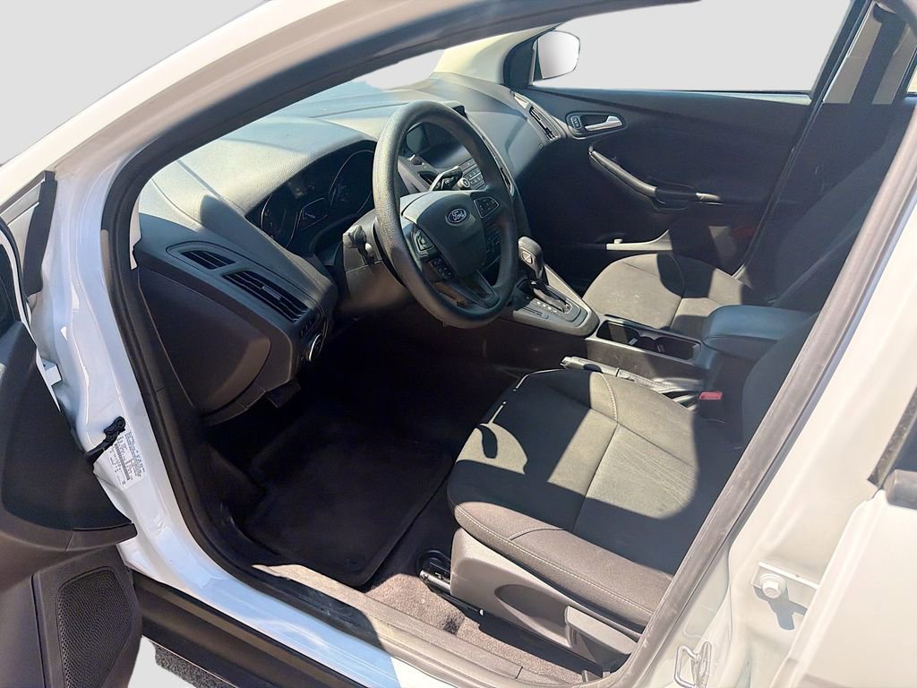 Used 2018 Ford Focus SE FWD image 23