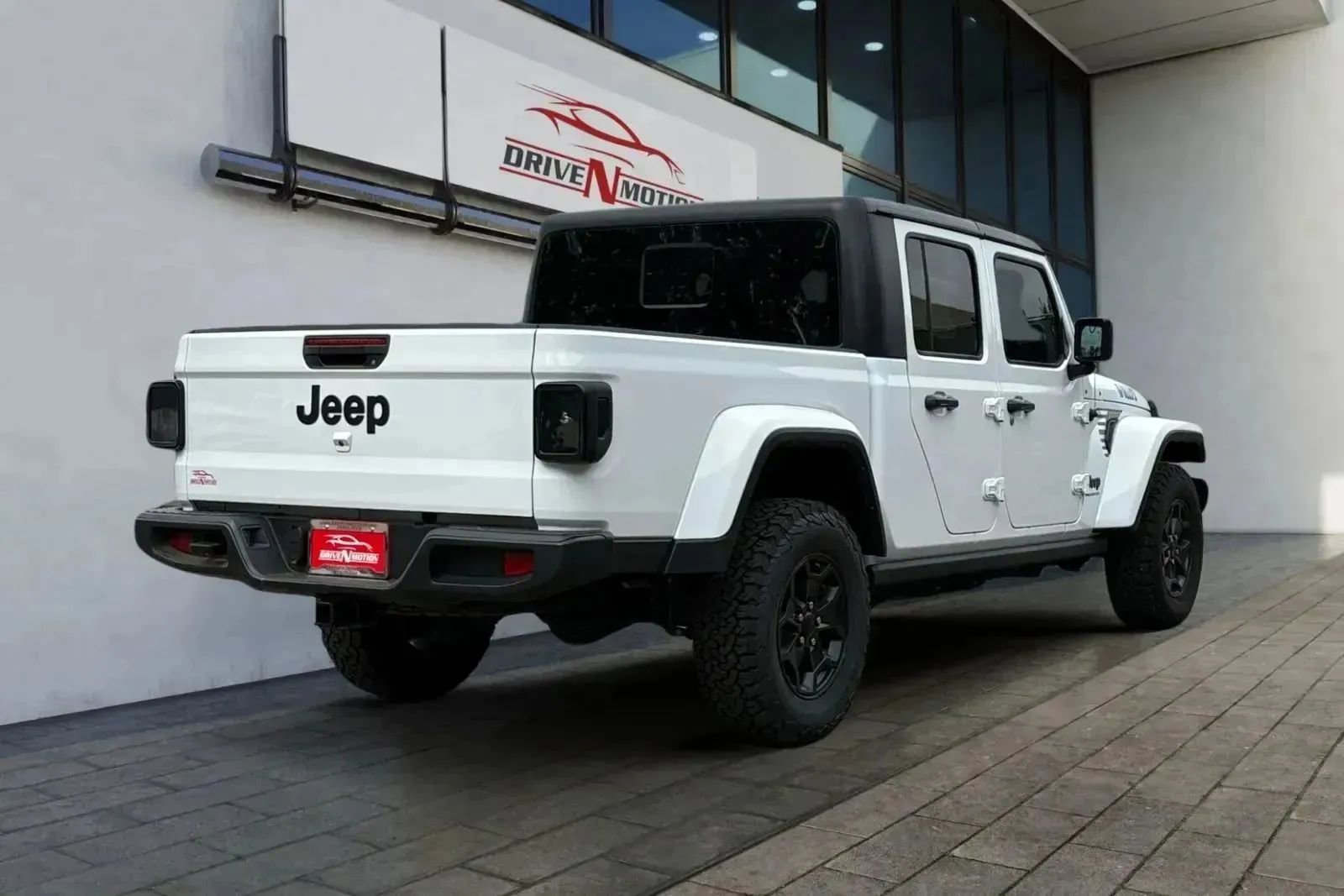 Used 2023 Jeep Gladiator Sport image 5