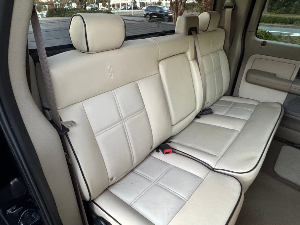 Used 2006 Lincoln Mark LT 4x4 image 19