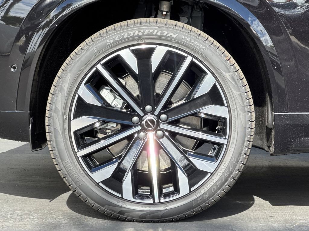 New 2026 Volvo XC90 T8 Plus w/ Protection Package Premier image 26