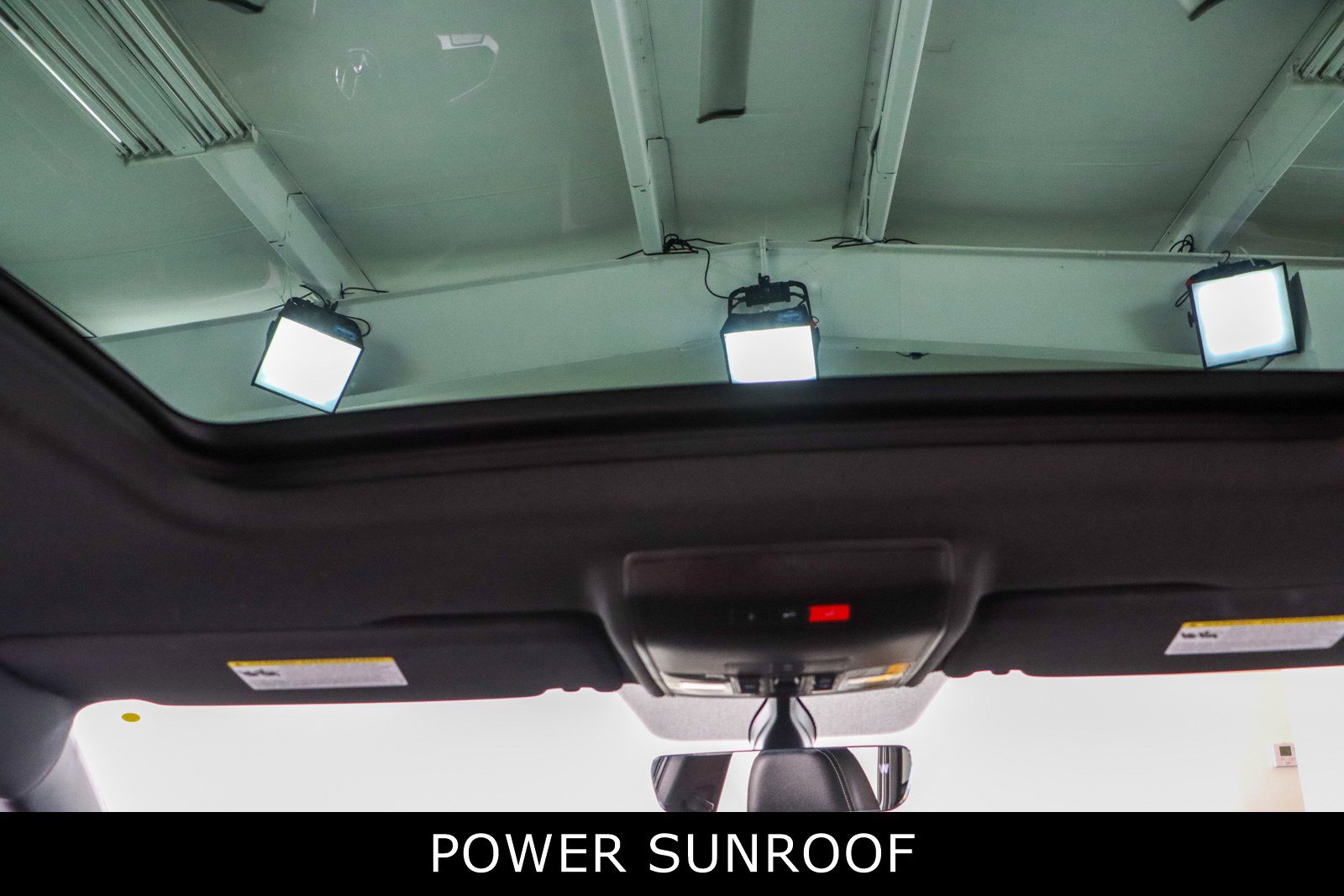 Used 2022 Volkswagen Atlas Cross Sport SE image 21