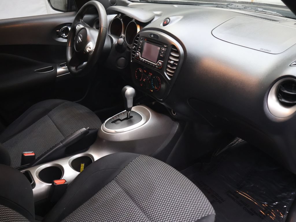 Used 2016 Nissan Juke S FWD image 11