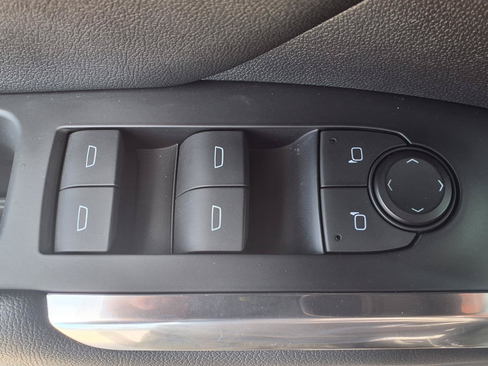 Certified 2024 Chevrolet Traverse LS w/ Midnight/Sport Edition FWD image 8