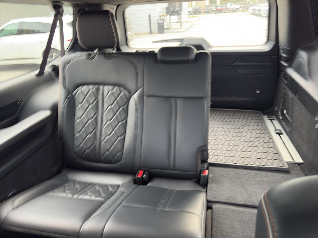 Used 2024 Jeep Grand Wagoneer L Series III AWD/4WD image 10