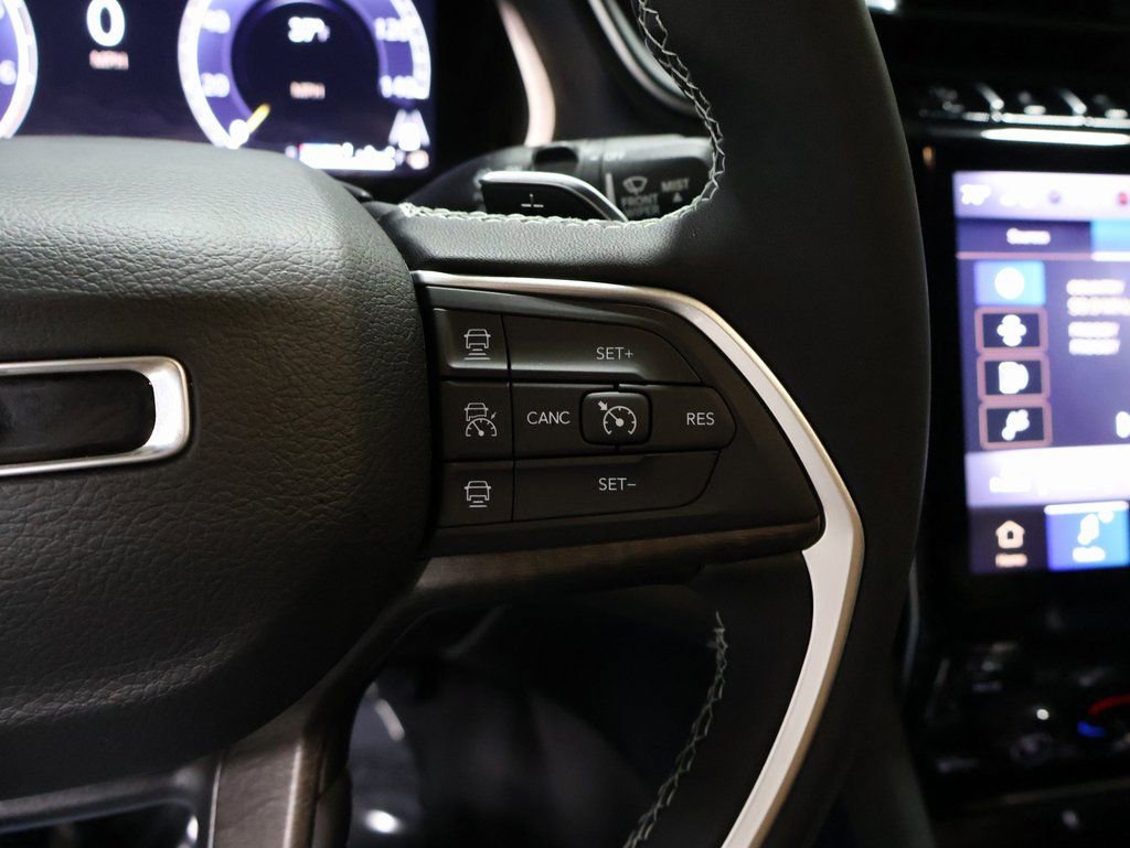 New 2025 Jeep Grand Cherokee Limited w/ Black Appearance Package image 27