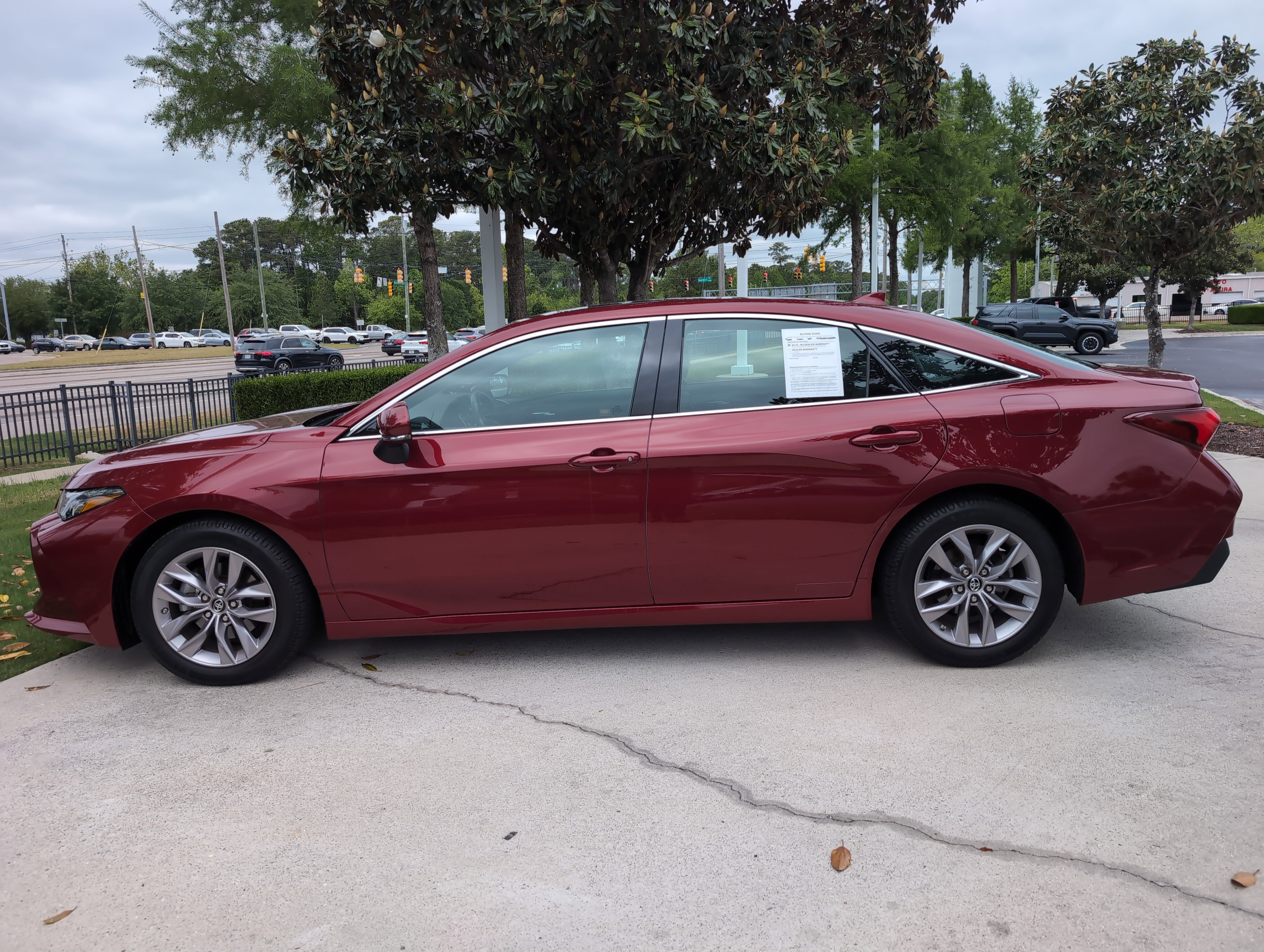 Used 2019 Toyota Avalon XLE w/ Moonroof Package FWD image 7