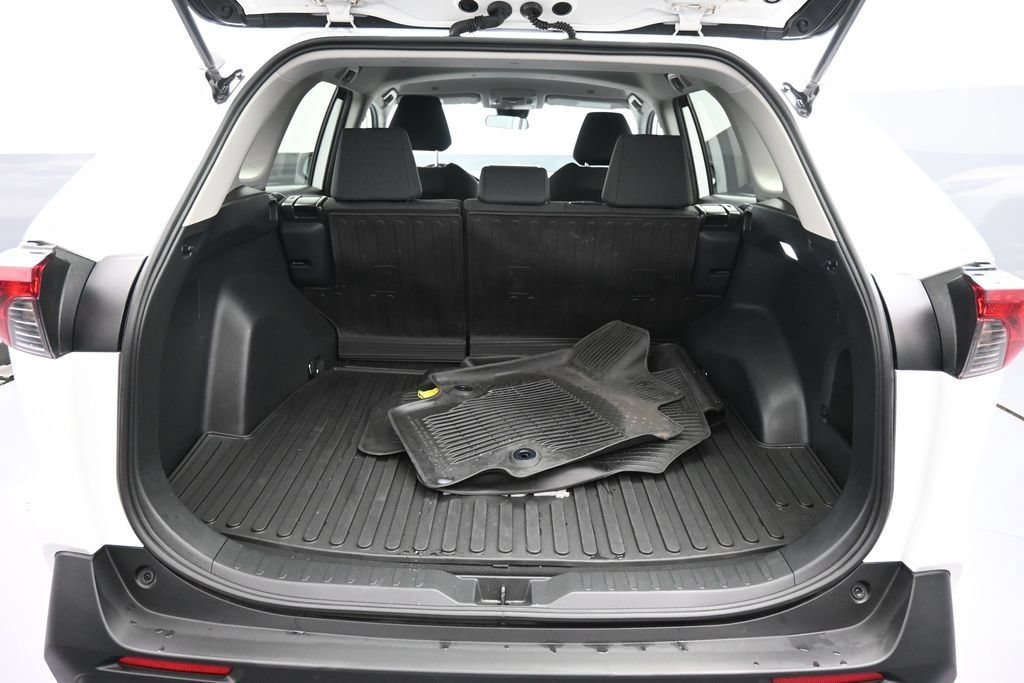 Certified 2024 Toyota RAV4 LE AWD/4WD image 21