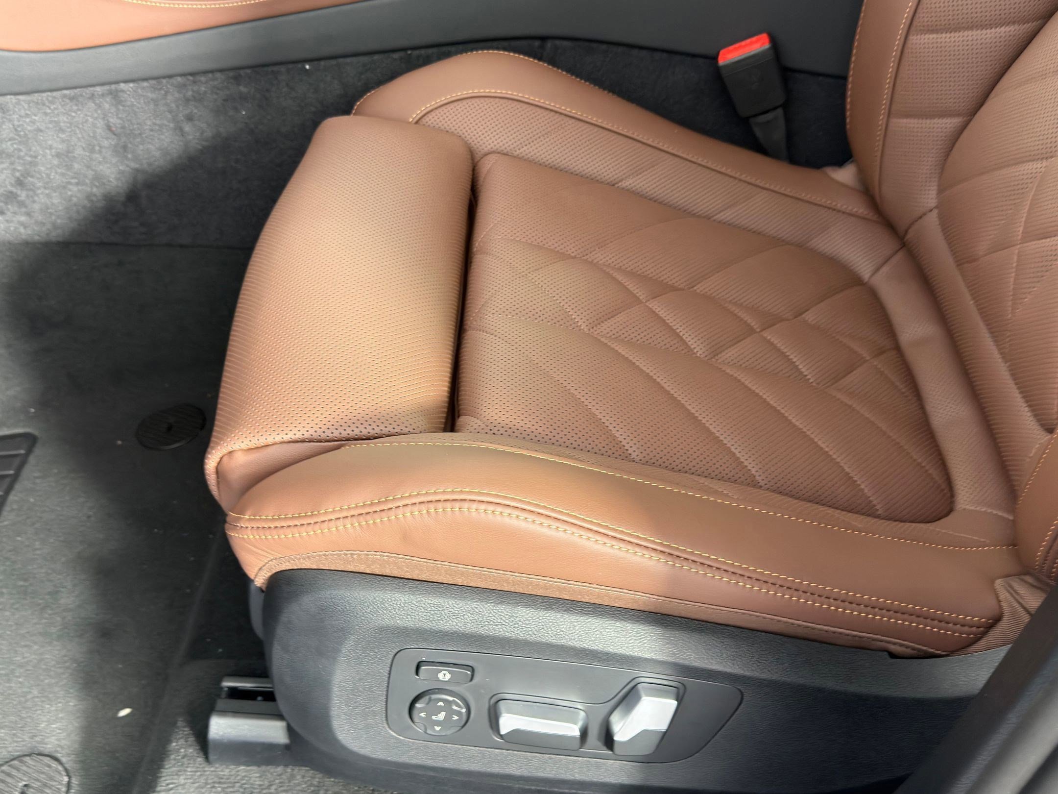 Used 2026 BMW X5 sDrive40i w/ Parking Assistance Package RWD image 13