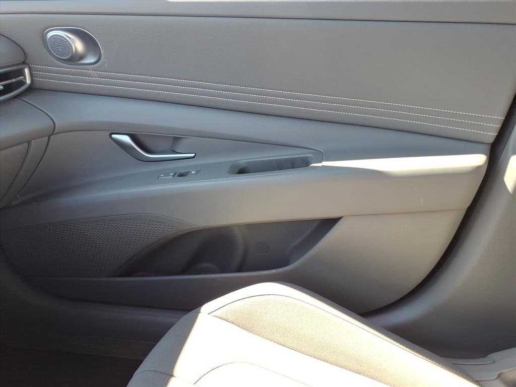 New 2026 Hyundai Elantra Sport image 25