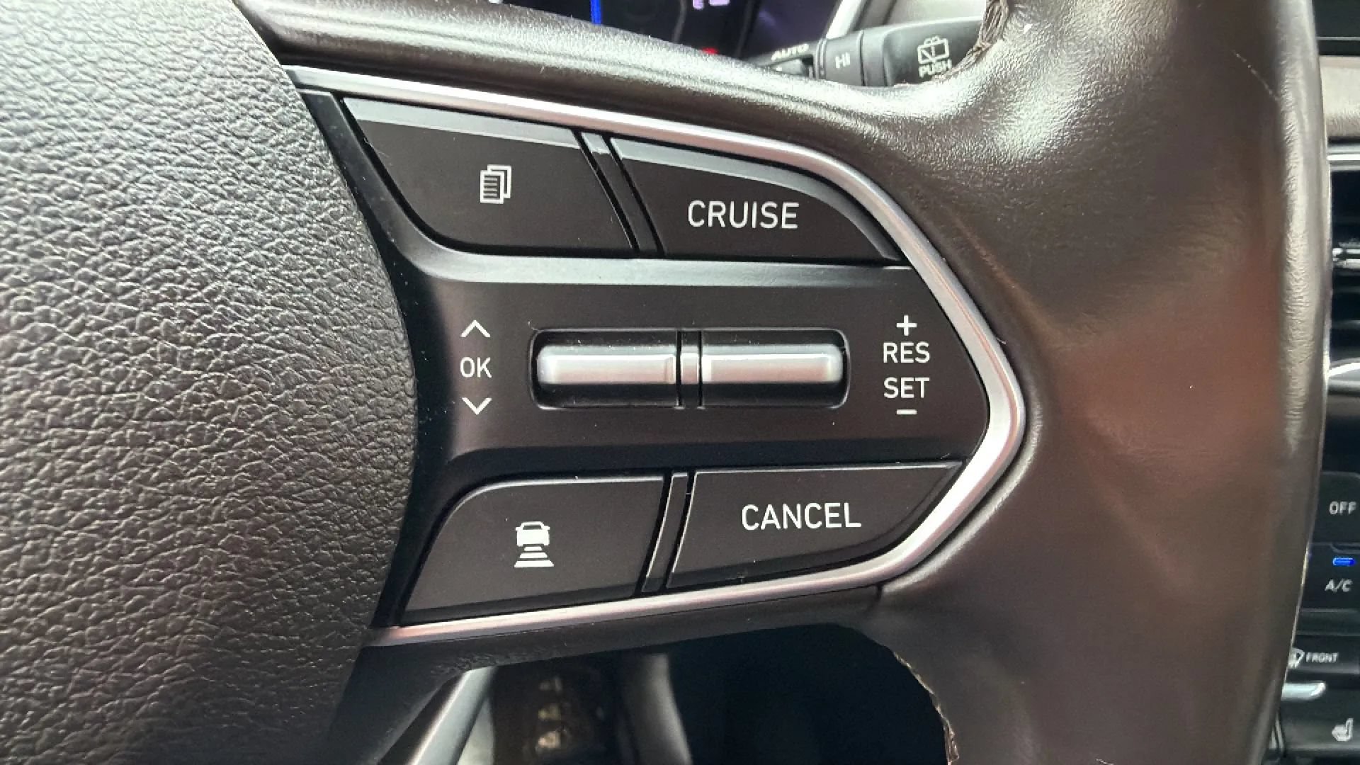 Used 2020 Hyundai Santa Fe Limited AWD/4WD image 11
