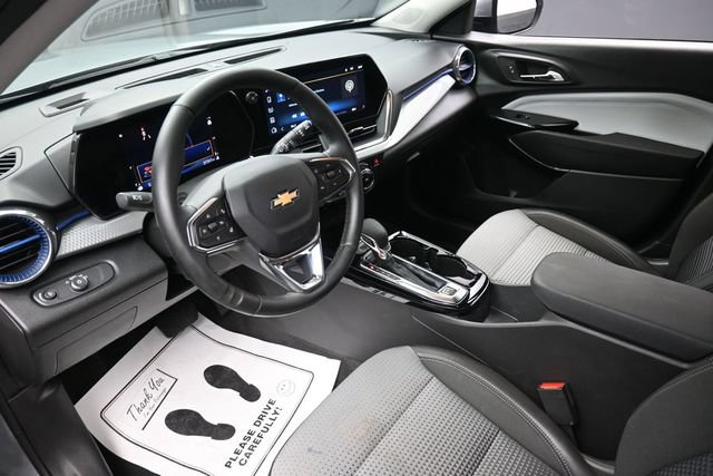 Used 2025 Chevrolet Trax LT w/ Driver Confidence Package FWD image 20