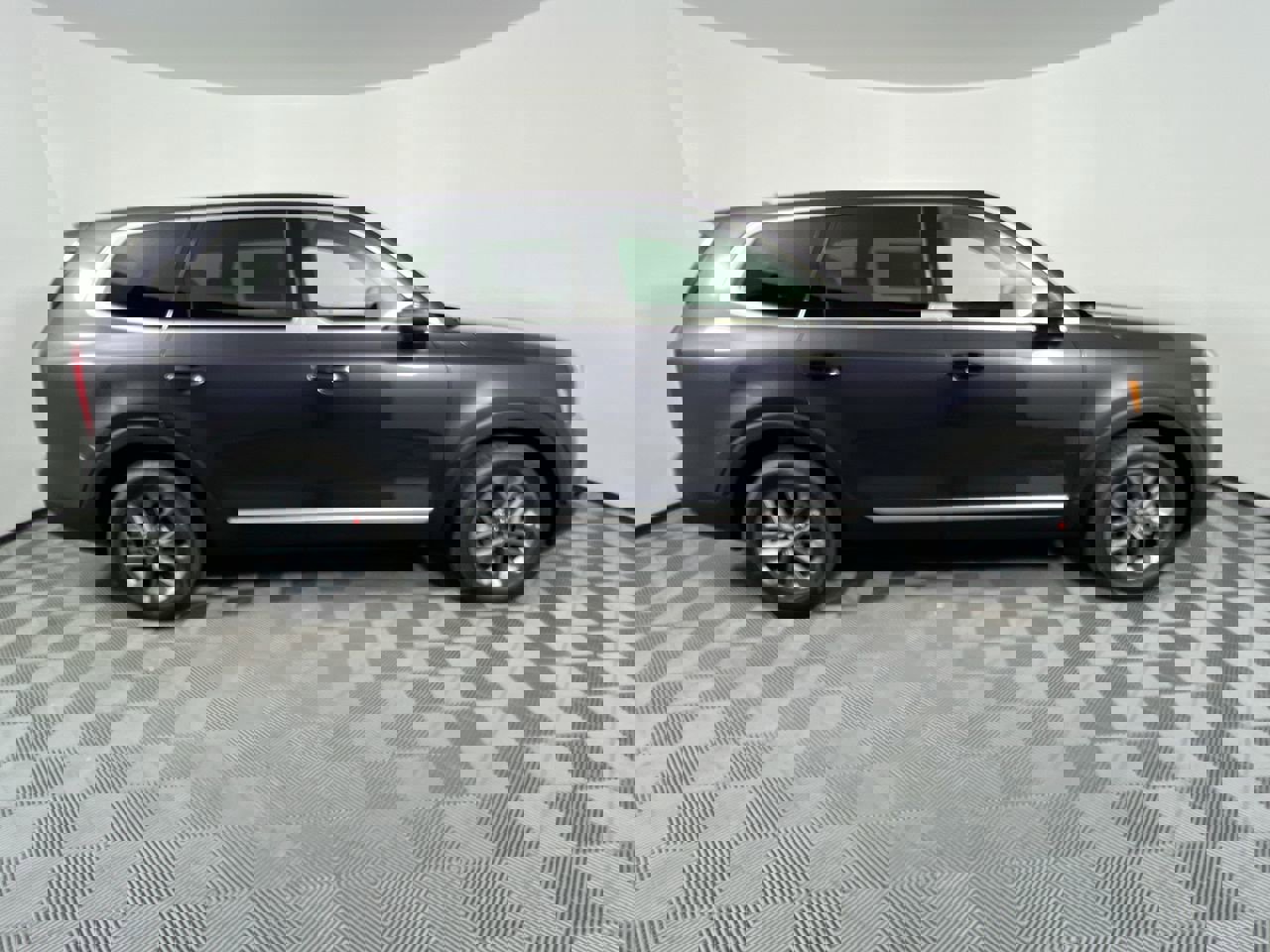 Used 2024 Kia Telluride LX image 2