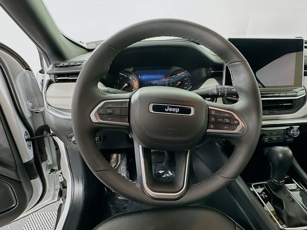 Certified 2024 Jeep Compass Limited image 18