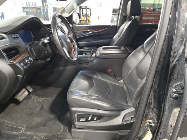 Used 2020 Cadillac Escalade Premium Luxury AWD/4WD image 13