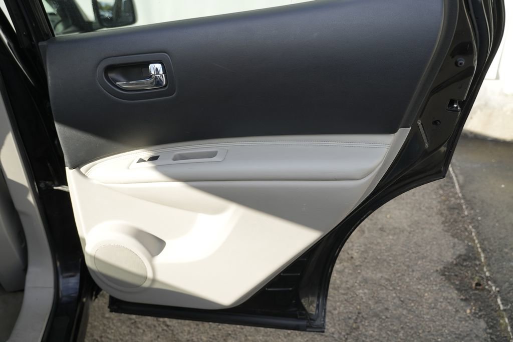 Used 2008 Nissan Rogue SL w/ Premium Pkg image 33