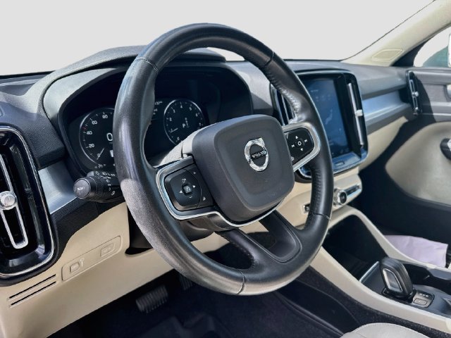 Used 2021 Volvo XC40 T5 Momentum w/ Protection Package Premier AWD/4WD image 11
