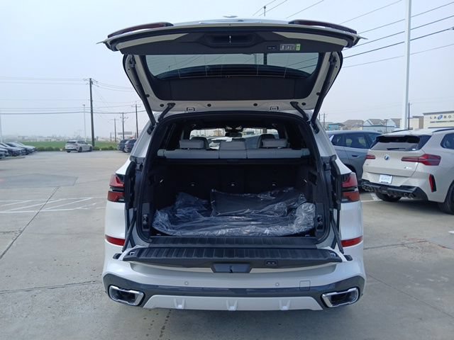 New 2026 BMW X5 sDrive40i w/ M Sport Package RWD image 9