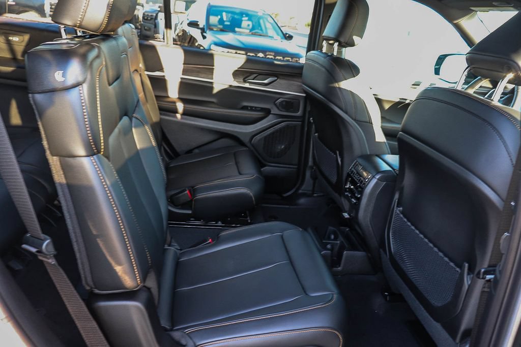 New 2026 Jeep Grand Cherokee L Limited AWD/4WD image 19