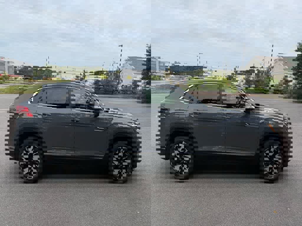 New 2026 Volkswagen Atlas Cross Sport SEL image 8