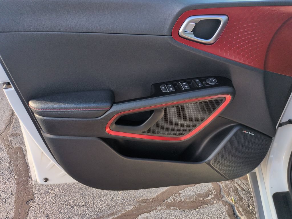Used 2024 Kia Soul GT-Line w/ GT-Line Technology Package FWD image 10