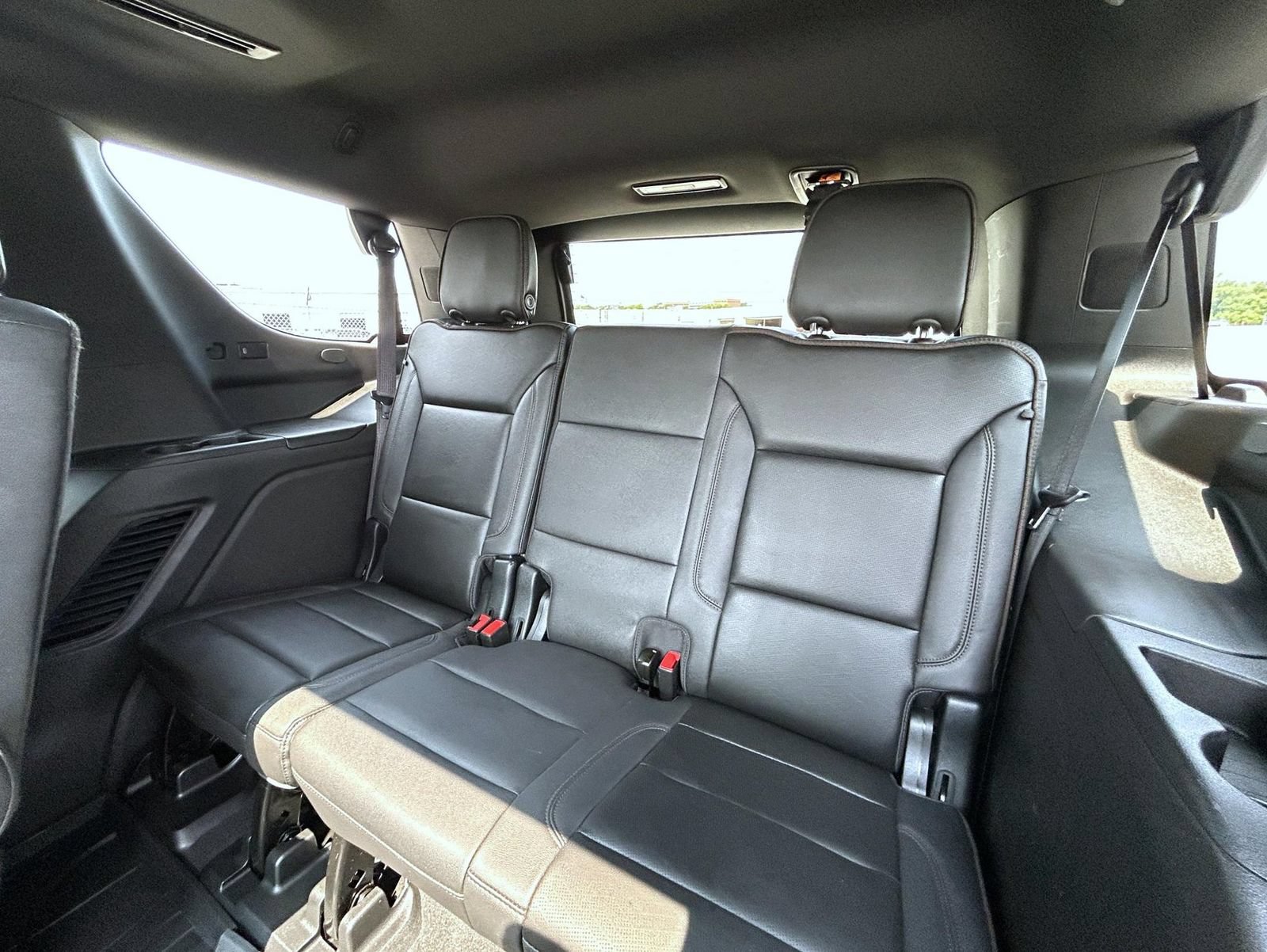 Used 2024 Chevrolet Tahoe High Country AWD/4WD image 23