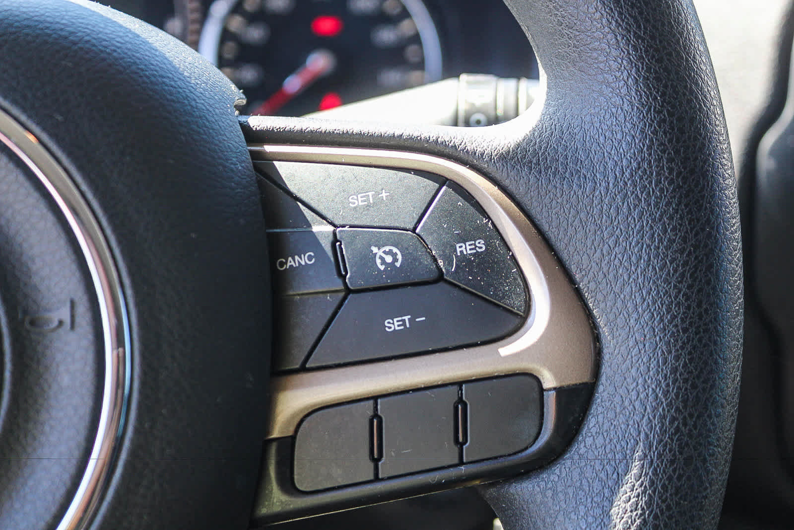Used 2016 Jeep Renegade Sport w/ Power & Air Group FWD image 31