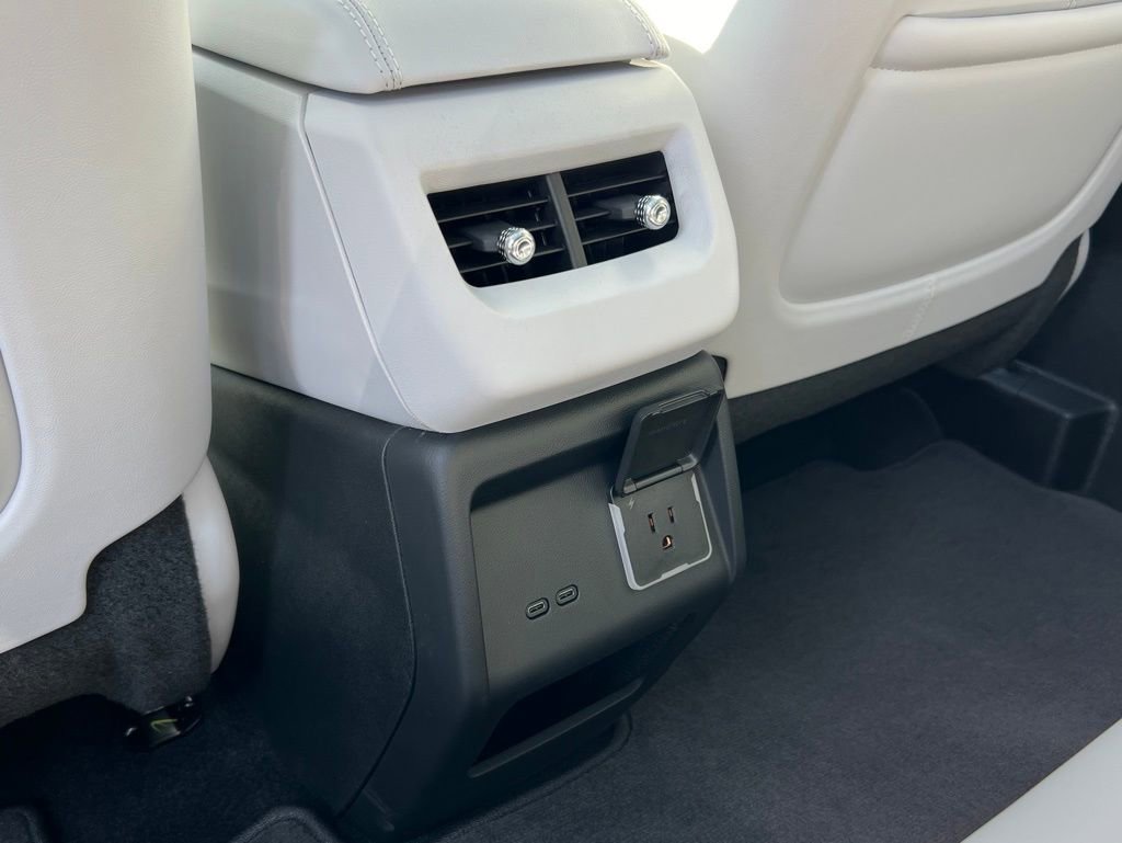 New 2026 Cadillac Optiq Luxury 1 image 18