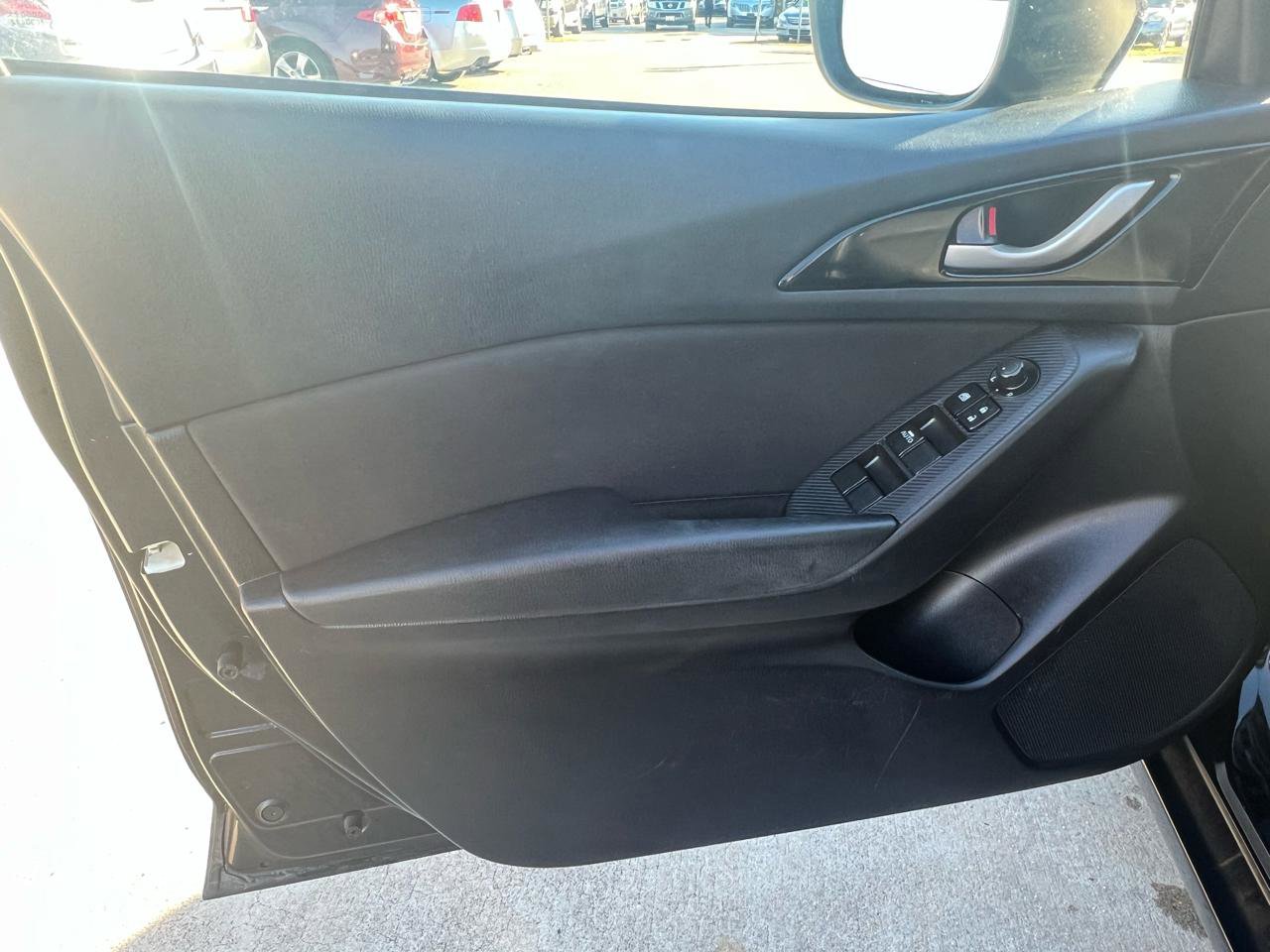 Used 2014 MAZDA MAZDA3 i Touring image 10