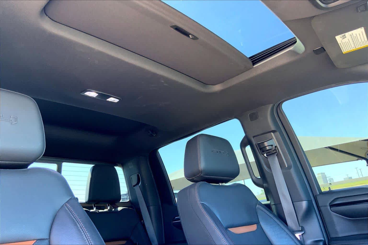 Used 2023 GMC Sierra 1500 AT4 w/ Technology Package AWD/4WD image 14