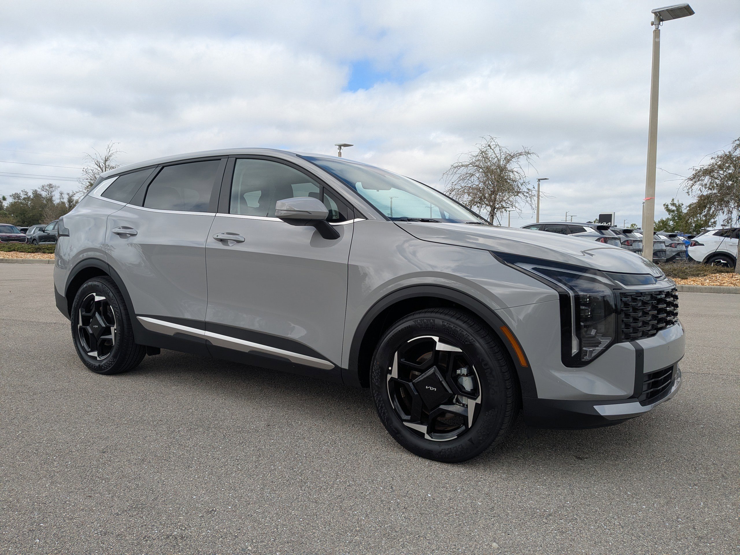Used 2026 Kia Sportage EX image 2