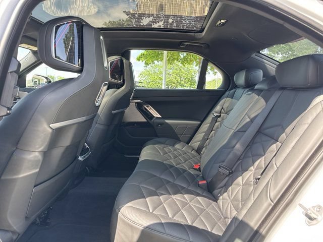 Used 2025 BMW 740i xDrive AWD/4WD image 11