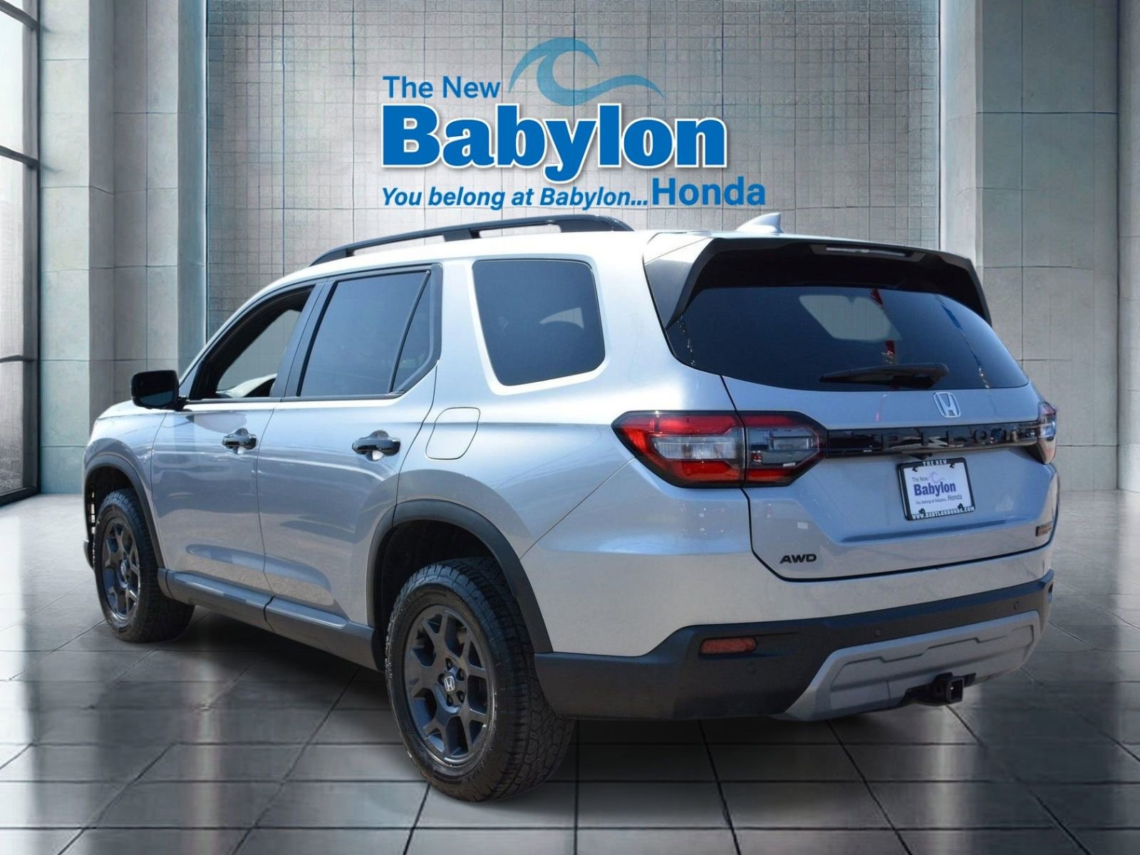 Used 2025 Honda Pilot TrailSport image 3