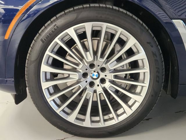 Used 2026 BMW X7 xDrive40i AWD/4WD image 7