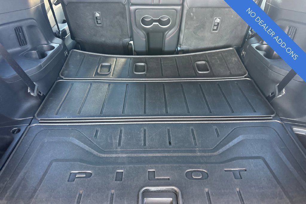 Certified 2025 Honda Pilot Black Edition image 16