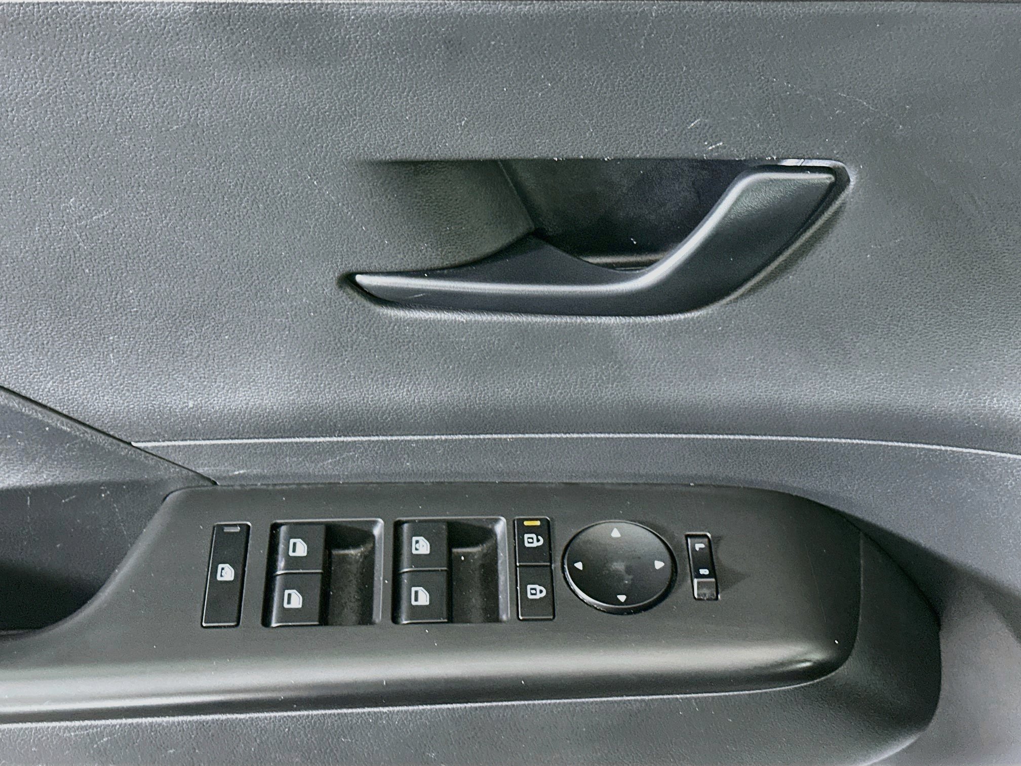 Used 2025 Hyundai Kona SEL FWD image 15