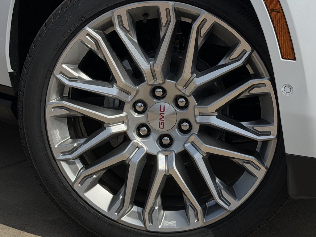 New 2027 GMC Yukon Denali w/ Denali Reserve Package AWD/4WD image 9
