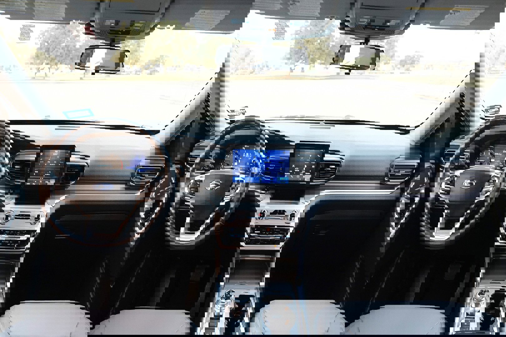 Used 2021 Ford Explorer XLT w/ Equipment Group 202A image 28