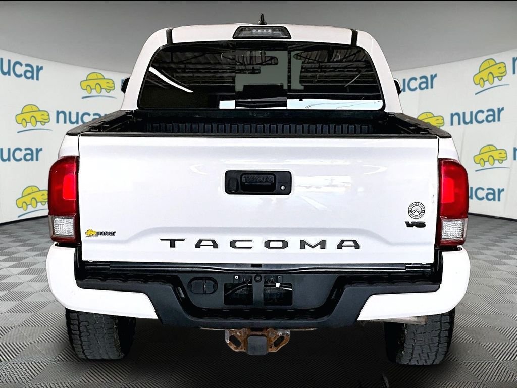 Used 2017 Toyota Tacoma TRD Sport w/ Tow Package (A/T) AWD/4WD image 5