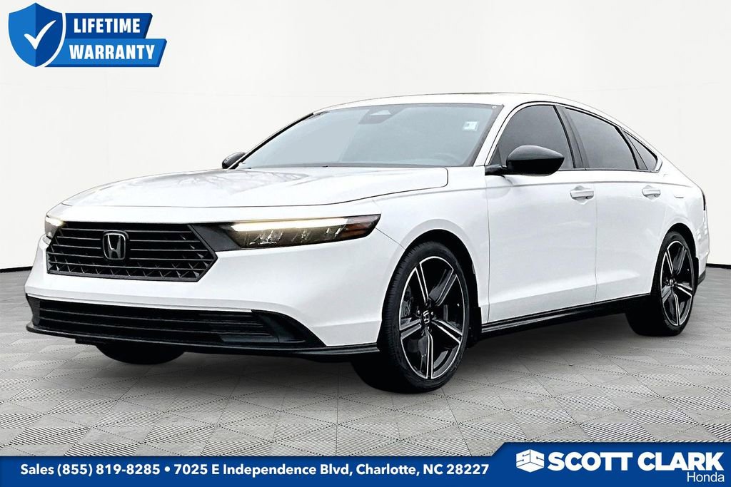 Used 2023 Honda Accord Sport image 3