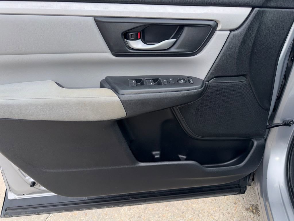Used 2018 Honda CR-V LX image 11