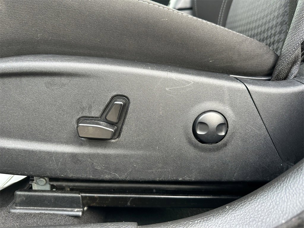 Used 2023 Dodge Charger SXT image 25