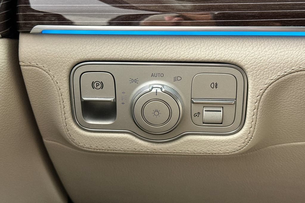 Certified 2022 Mercedes-Benz GLS 450 4MATIC image 36