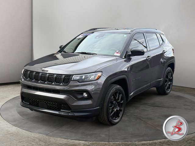Used 2023 Jeep Compass Altitude w/ Convenience Group AWD/4WD image 3