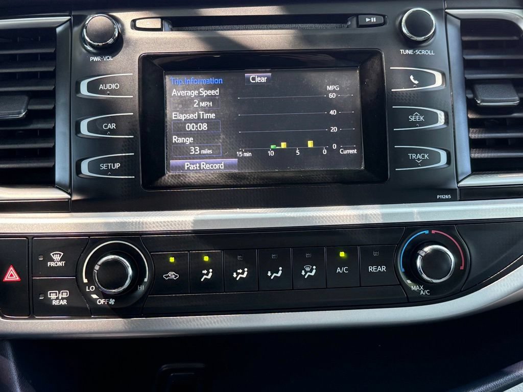 Used 2016 Toyota Highlander LE AWD/4WD image 34
